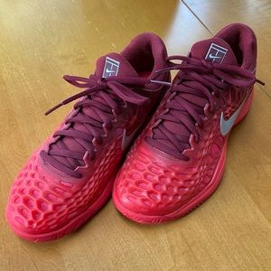 Nike Womens Tennis Air Zoom Cage size 8